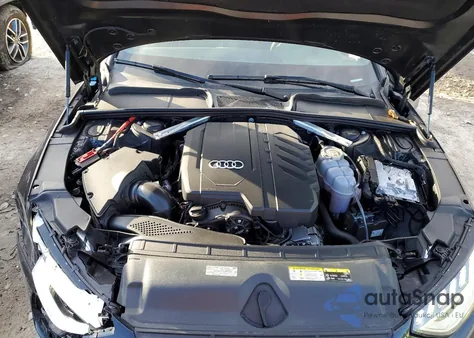 2021 Audi A4 Premium Plus 45 z USA, uszkodzony, nr VIN WAUEAAF48MA019377